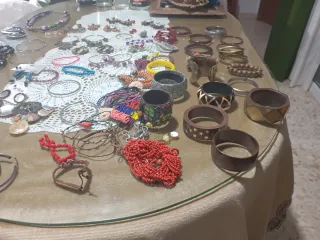 Lote de pulseras y tobilleras, SALSILLOS y collar.
