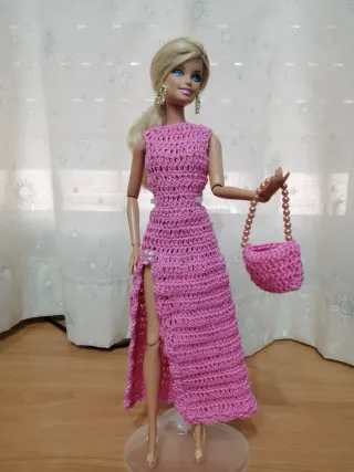 Barbie Fashionista 2011 + Vestido Rosa Crochet