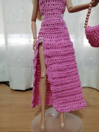 Barbie Fashionista 2011 + Vestido Rosa Crochet