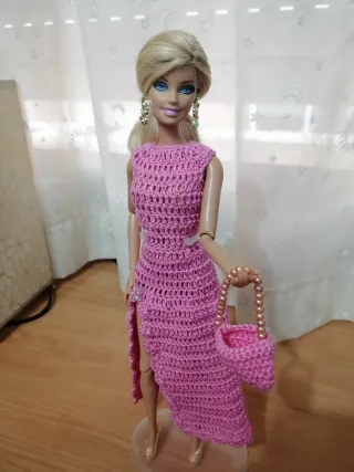 Barbie Fashionista 2011 + Vestido Rosa Crochet