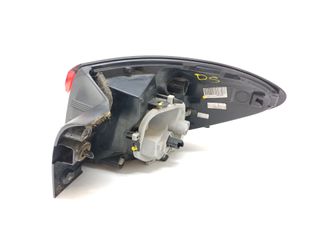 PILOTO TRASERO IZQUIERDO RENAULT CAPTUR (2)