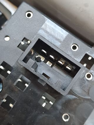 LUZ INTERIOR KIA STONIC (9)