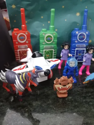 Lote Juguetes: Avión, Figuras y Animales