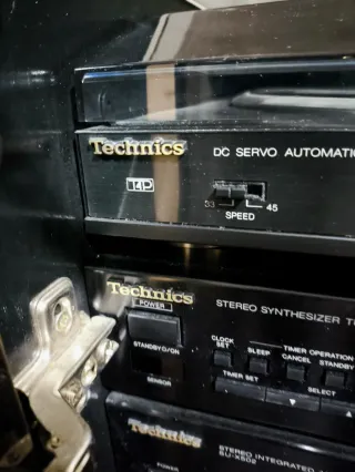 Equipo de Sonido Technics con Mueble