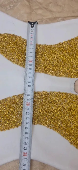 Vestido corto blanco y dorado