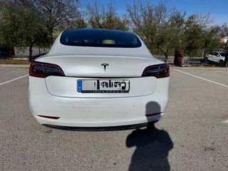 Tesla Model 3 2020 standard range plus 325cv