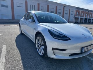 Tesla Model 3 2020 standard range plus 325cv