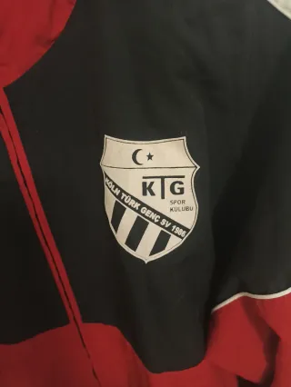 Chaqueta Adidas Retro Negra y Roja