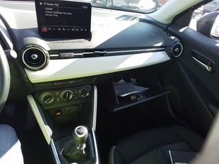 Mazda Mazda 2 1.5 e-SKYACTIV G Center-Line 66 kW (90 CV)