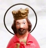 Estatua San Fernando Rey e insignias OJE