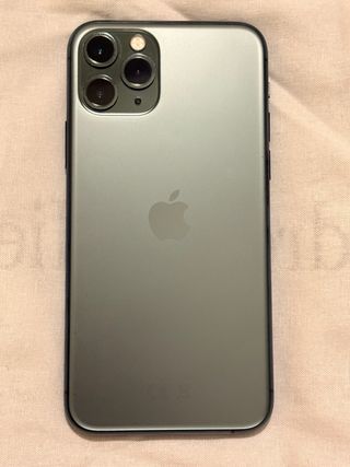 I phone 11 Pro + funda + cargador inalámbrico