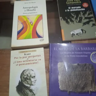Libros antiguos, modernos, atlas, etc.