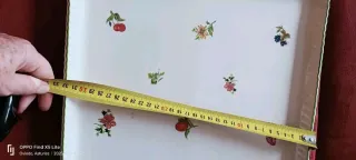 Dos bandejas de porcelana con flores