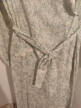 Bata fina azul y blanca florecitas