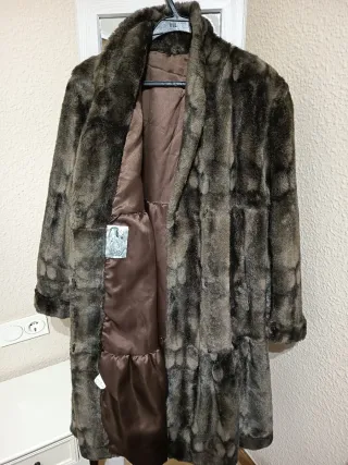 Abrigo de pelo marrón