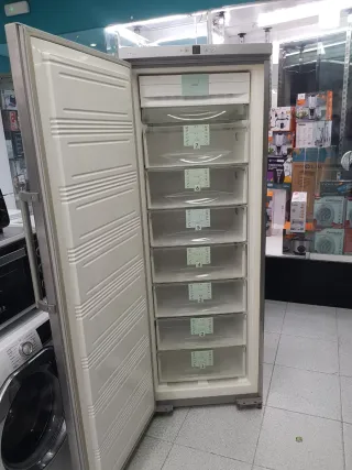 Congelador Vertical Liebherr 1.85m con garantía