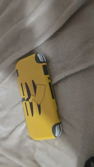 Nintendo Switch Lite Pikachu