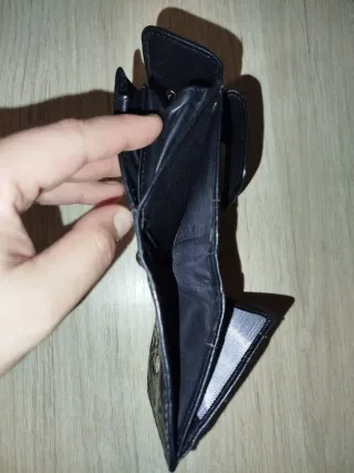 Cartera de piel auténtica grabada