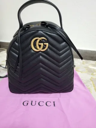 Mochila Gucci Negra Matelassé GG Marmont