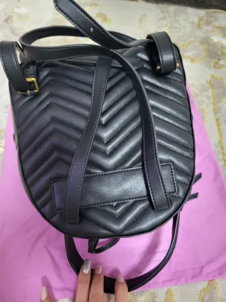 Mochila Gucci Negra Matelassé GG Marmont