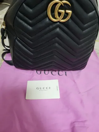 Mochila Gucci Negra Matelassé GG Marmont