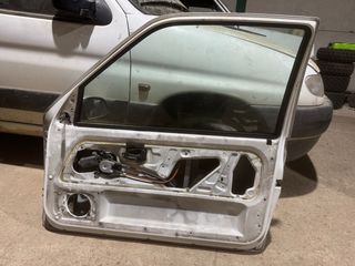 Puertas Saxo con elevalunas y espejos