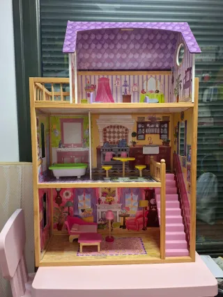 Casa de muñecas rosa