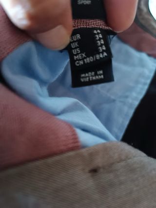 (L-44/34) Pantalón chino pinzas marron hombre