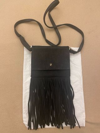 Bolso bandolera Carolina Herrera flecos negro