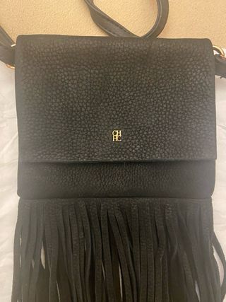 Bolso bandolera Carolina Herrera flecos negro