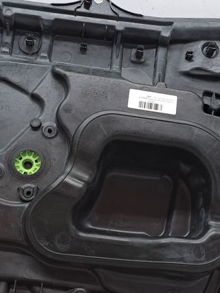 ELEVALUNAS DELANTERO DERECHO LANCIA YPSILON (101)