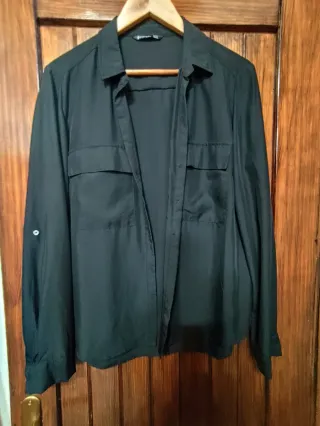 Camisa negra de manga larga