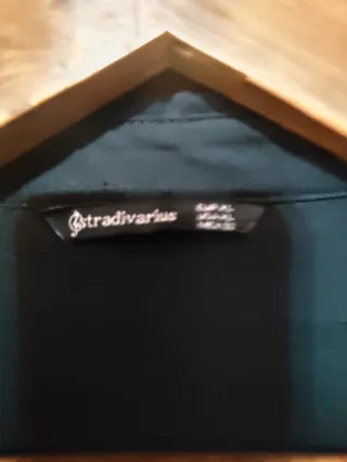 Camisa negra de manga larga