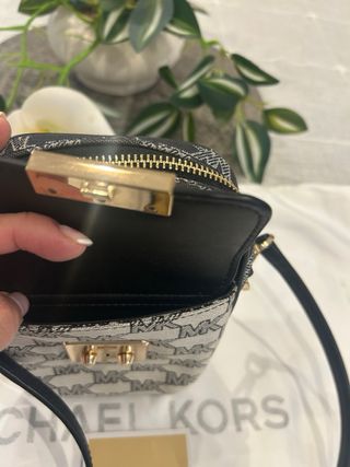 Bolsito Michael Kors Original Beige y Negro