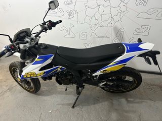 Moto Um Dsr 125 Supermotard