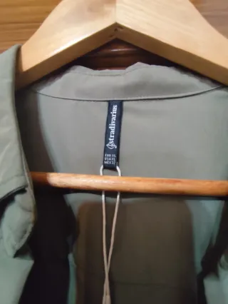 Camisa Stradivarius verde oliva