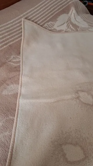 Manta Reversible Fleece Rosa y Multicolor