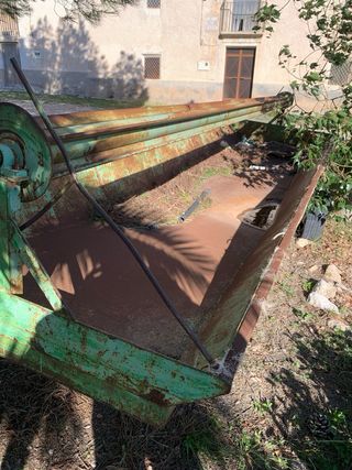 Remolque para almendras