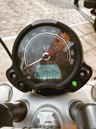 Triumph Speedmaster 1200 Estilo Bobber Dic. 2023