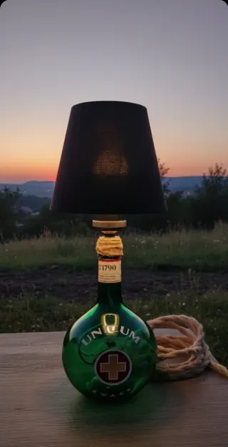 Lampada da tavolo Unicum in vetro verde