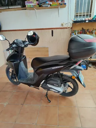 Honda Visión 110cc Scooter
