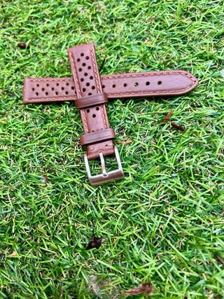 Correa perforada reloj piel 18 mm.