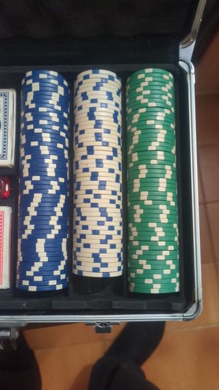 Maletín Póker 300 Fichas(faltan 2)