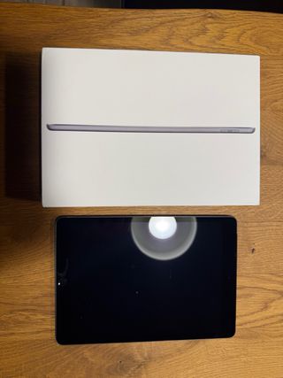 iPad 9ª Gen Gris Casi Nuevo con SIM +WiFi