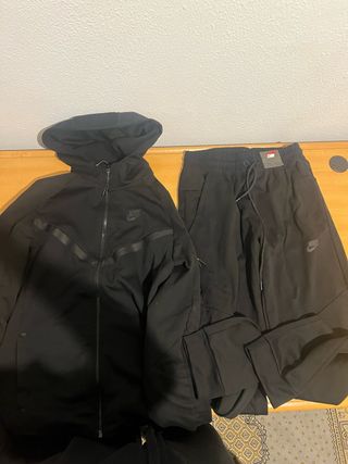 Conjunto Nike Tech Fleece Negro