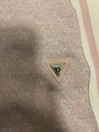Pantalón Guess rosa y blanco
