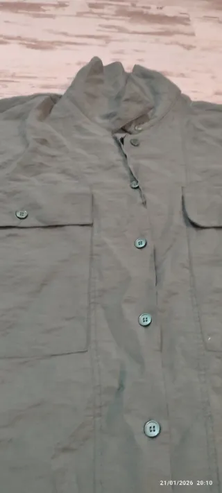 Camisa Mango gris verdoso