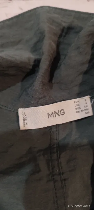 Camisa Mango gris verdoso