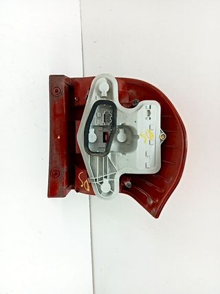 PILOTO TRASERO DERECHO SKODA YETI