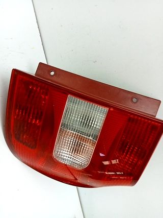 PILOTO TRASERO DERECHO SKODA YETI